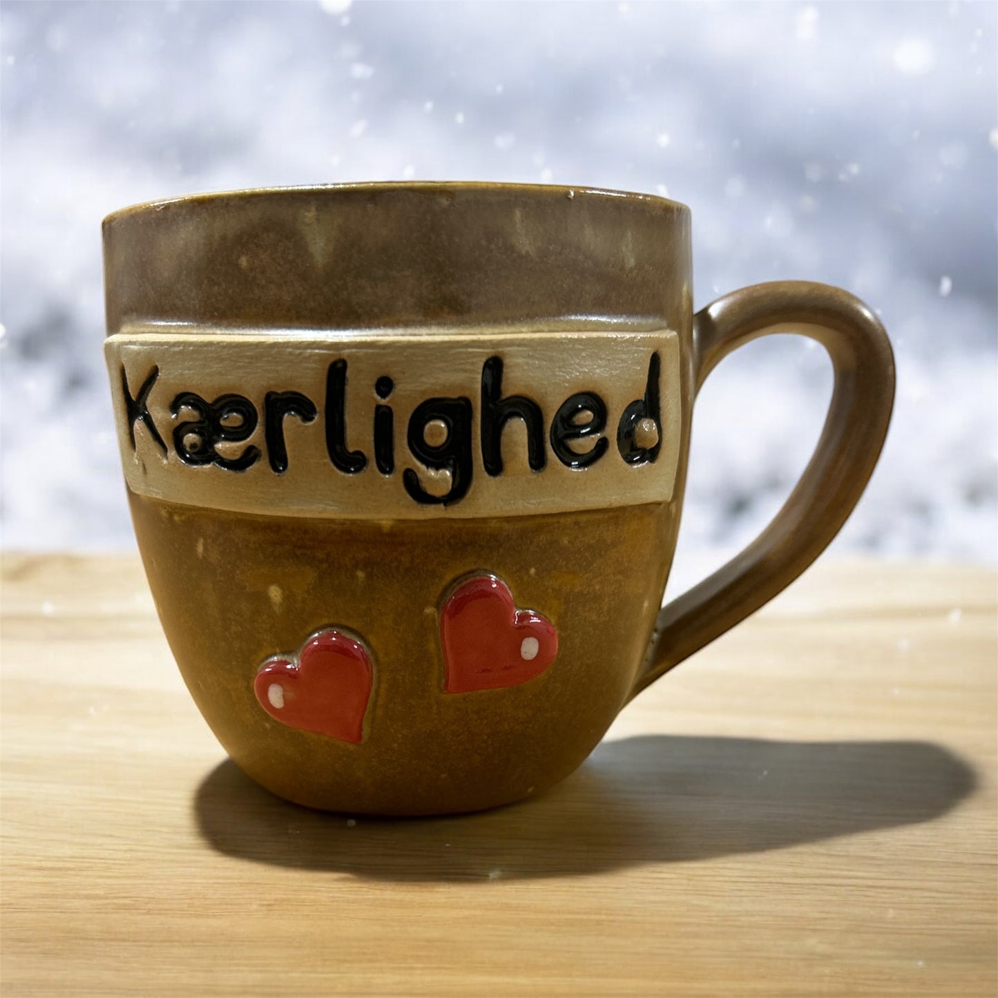 Stentøjskrus grønlandsk flag og teksten kærlighed