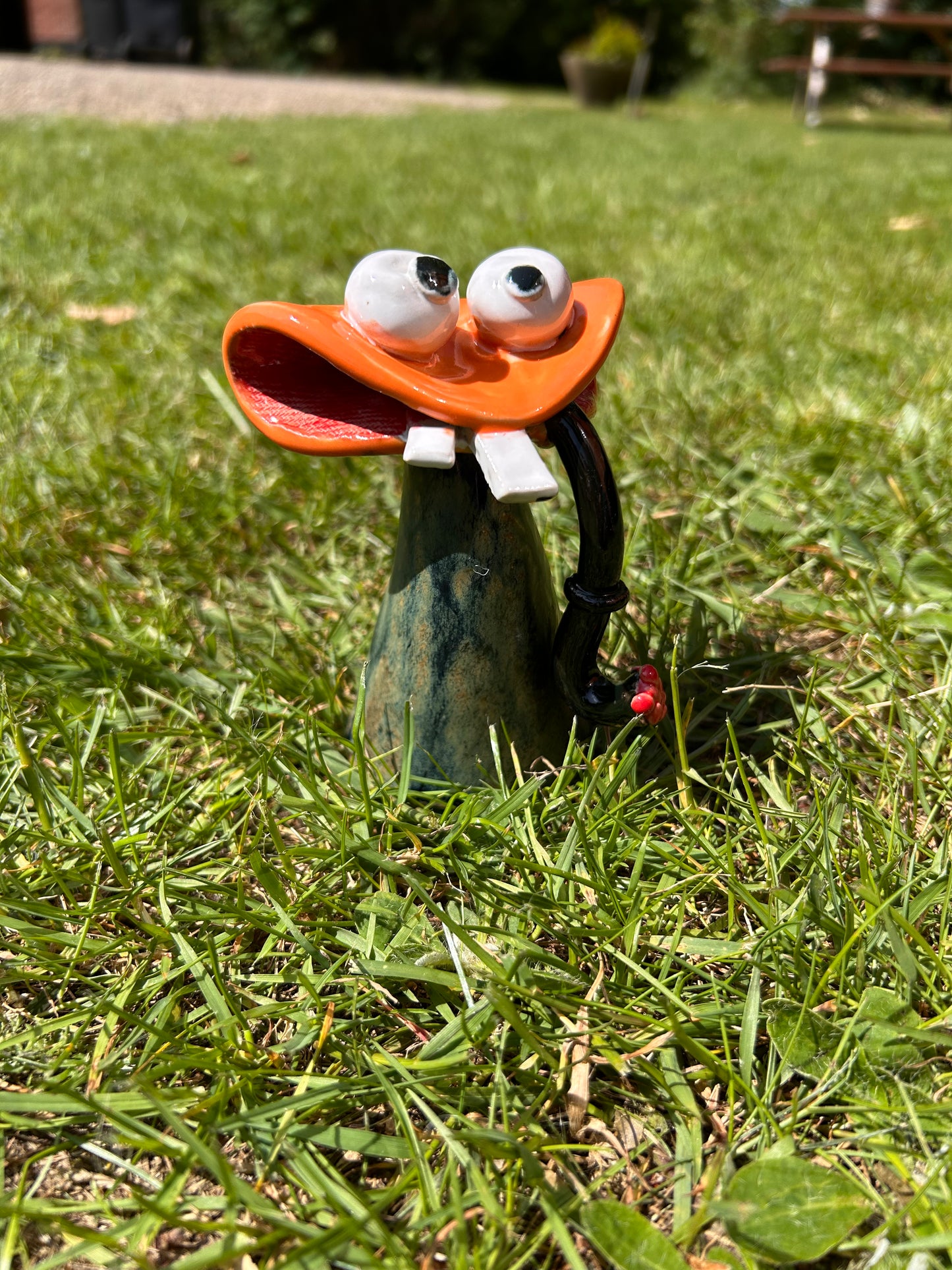 Keramik figur med attitude, en hyldest