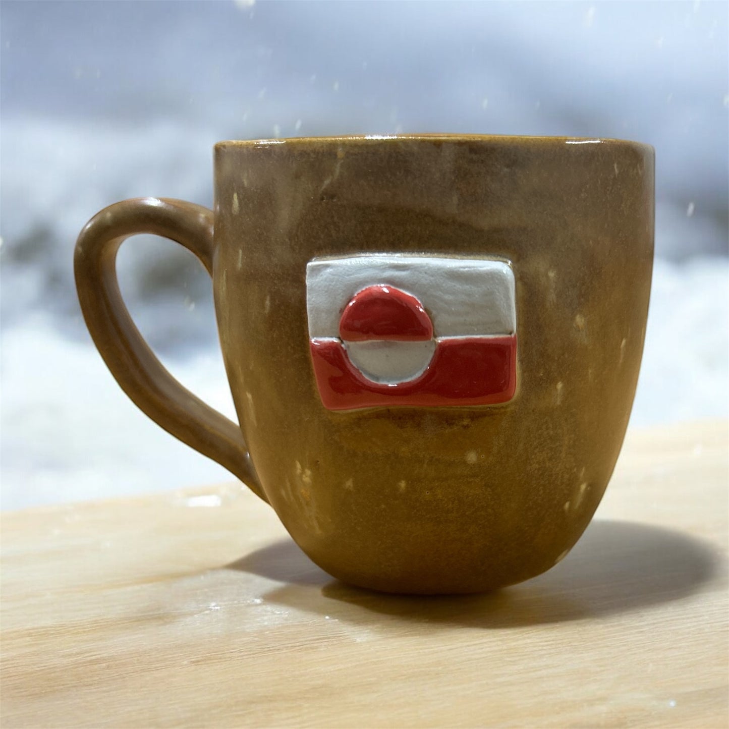 Stentøjskrus grønlandsk flag og teksten kærlighed