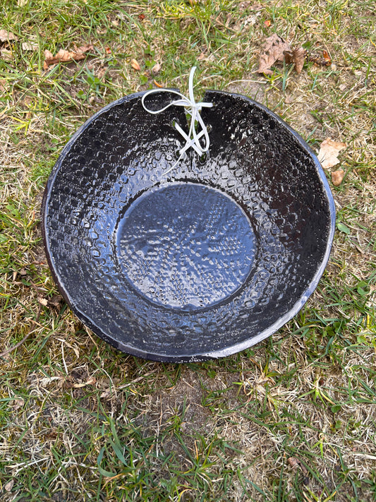 Sort skål med snørebånd. 2.sortering